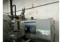Wtryskarka Battenfeld BA 1300V/315 V-R / Wtryskarka pionowa ze stołem obrotowym, 130T, 1997 - zdjęcie