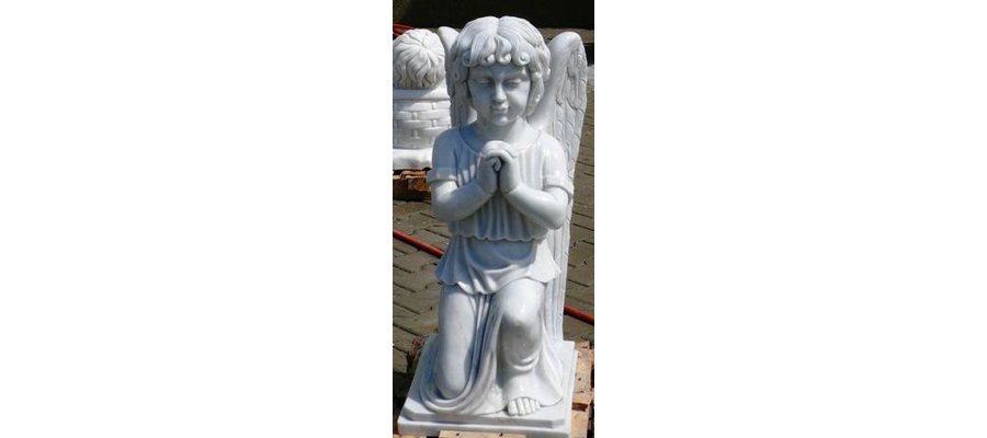 Rzeźba modlącego się Anioła - zdjęcie
