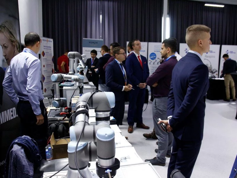 Roboty stworzone do współpracy - Forum Cobotyki 2019 - zdjęcie
