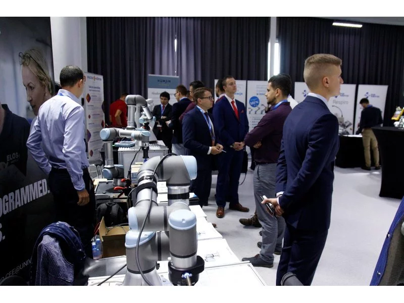 Roboty stworzone do współpracy - Forum Cobotyki 2019 zdjęcie