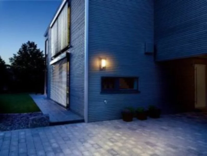 Lampy Full LED z czujnikiem ruchu firmy Steinel w trosce o oświetlenie wokół domu - zdjęcie