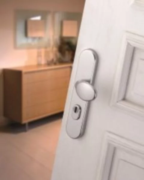 Jak czuć się bezpiecznie we własnym domu – klamki drzwiowe HOPPE w ofercie firmy Winkhaus - zdjęcie