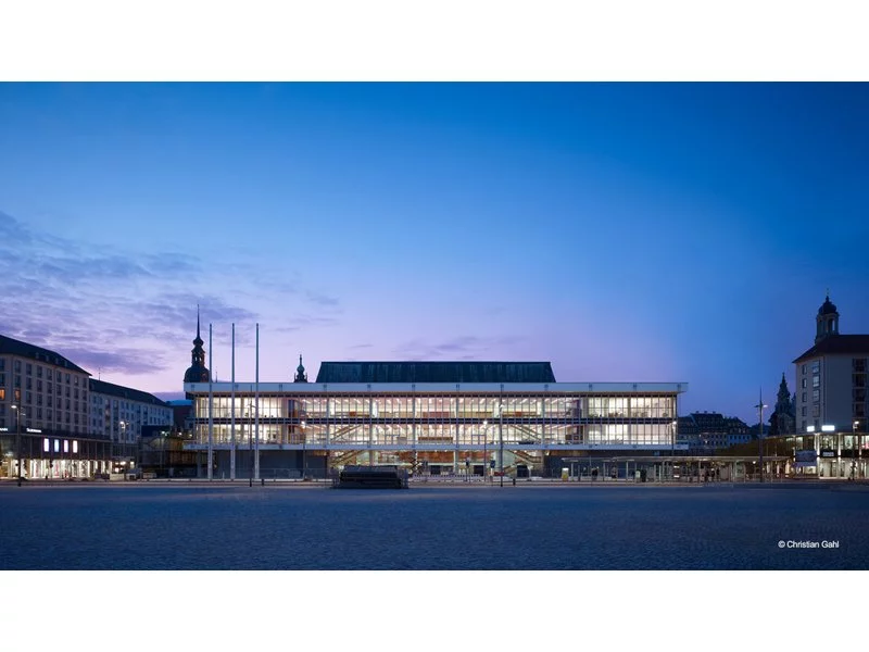 Pałac Kultury w Dreźnie z sieciowymi systemami zabezpieczeń Bosch zdjęcie