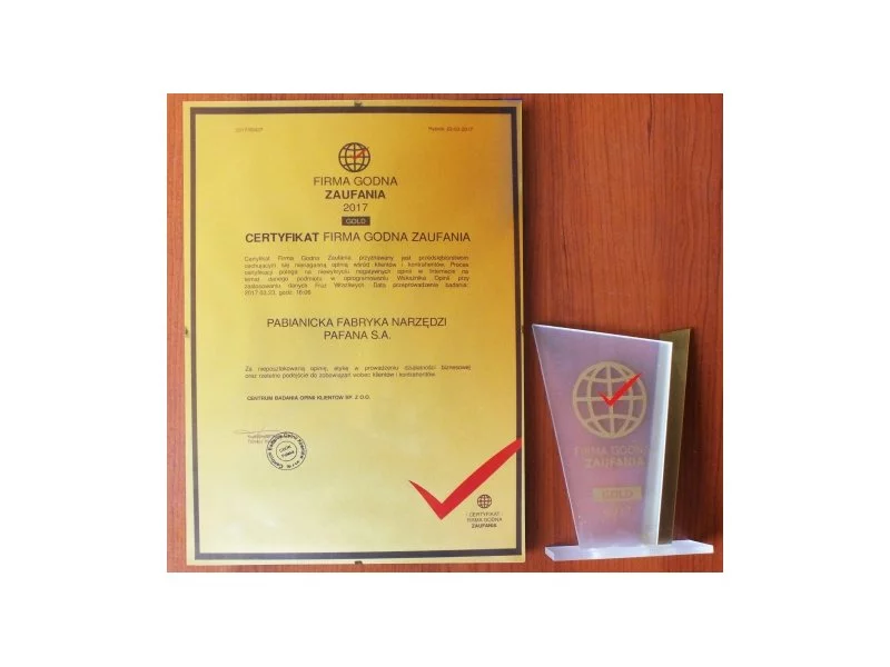 Certyfikat oraz statuetka Firma Godna Zaufania 2017 GOLD dla PAFANA S.A. zdjęcie