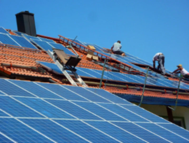 Czy Polacy zaczną masowo instalować mikroelektrownie słoneczne? - zdjęcie