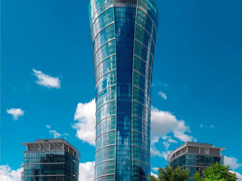 Napędy D+H w najwyższym biurowcu w Polsce - zdjęcie