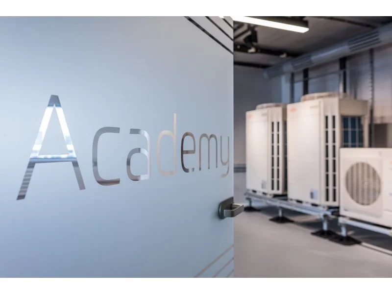 Akademia i nowe biuro Grupy KLIMA-THERM w Warszawie! Uroczyste otwarcie trzeciego centrum szkoleniowo-badawczego firmy w Polsce zdjęcie