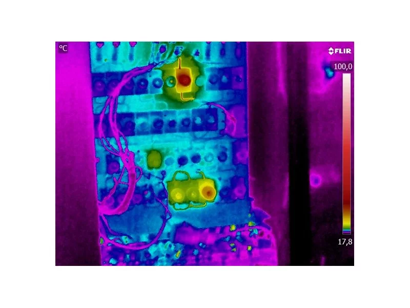 Pomiary termowizyjne instalacji/urządzeń elektrycznych na przykładzie diagnostyki rozdzielnic niskiego napięcia zdjęcie