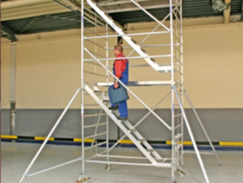 Bezpieczny instalator, czyli jak usprawniać prace montażowe na wysokości - zdjęcie