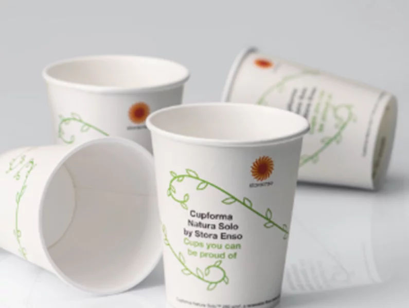 Stora Enso wprowadza innowację w papierowych kubkach: odnawialny karton zaprojektowany do efektywnego recyklingu - zdjęcie