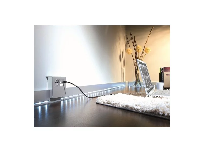 Elegancki sposób na prowadzenie instalacji &#8211; elektroinstalacyjne listwy przypodłogowe tehalit.SL firmy Hager zdjęcie