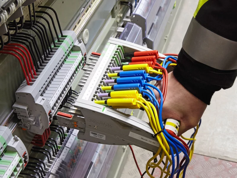 Innowacyjny system wtyków pomiarowych do testowania urządzeń zabezpieczających sieć elektroenergetyczną - zdjęcie