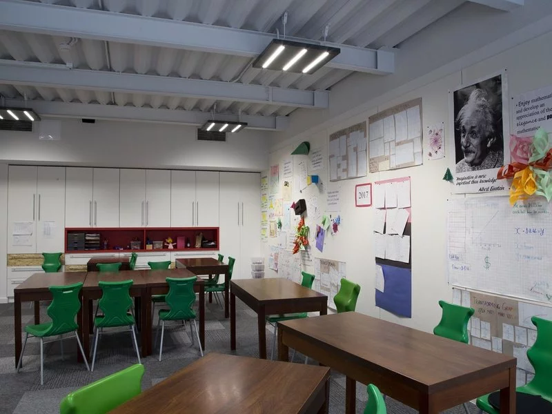 Najwyższej jakości zdrowe światło dla dzieci przy maksymalnej efektywności energetycznej budynku! ES-SYSTEM oświetliła międzynarodową szkołę pod Krakowem - zdjęcie