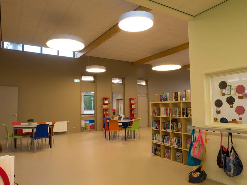 Zdrowe światło dla dzieci. ES-SYSTEM oświetlił szkołę podstawową w Holandii - zdjęcie