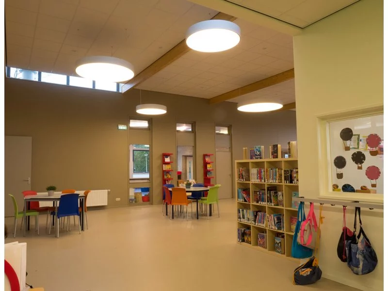 Zdrowe światło dla dzieci. ES-SYSTEM oświetlił szkołę podstawową w Holandii zdjęcie
