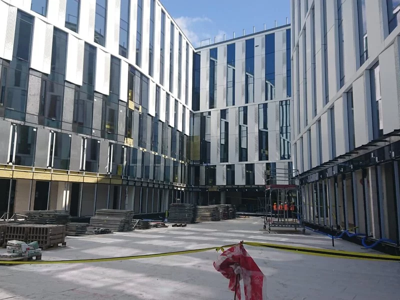 V.Offices - najbardziej ekologiczny budynek w Europie Środkowo-Wschodniej zamyka kolejne etapy budowy - zdjęcie