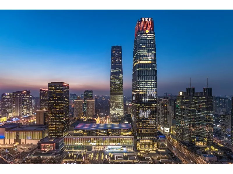 Signify oświetla wieżę China World Trade Center &#8222;niewidocznym&#8221; światłem zdjęcie