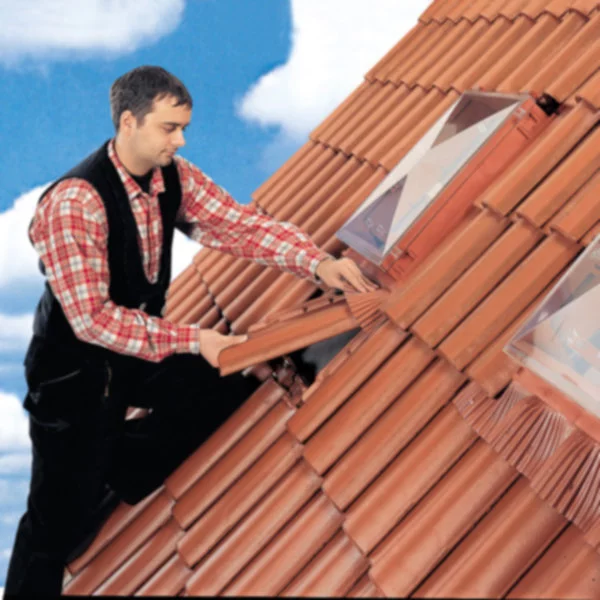 Wyłaz dachowy – niezbędny element na dachu - zdjęcie