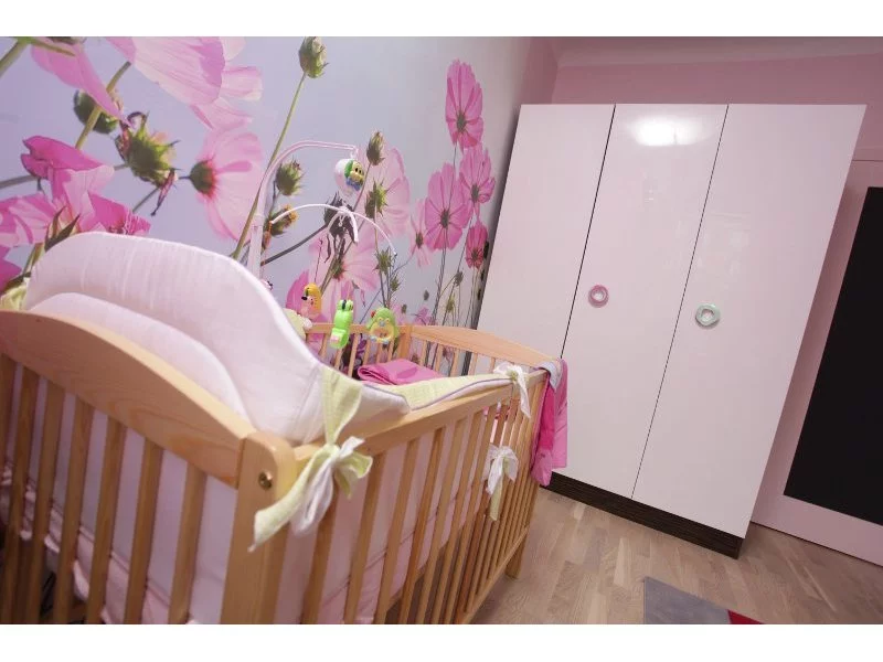 Czym bezpiecznie pomalować pokój niemowlaka? zdjęcie