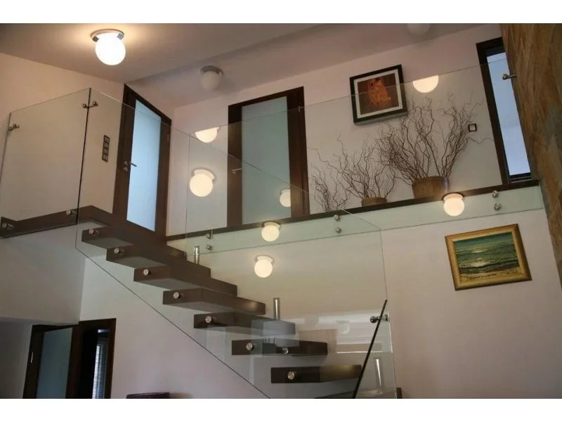 Lewitujące schody w Twoim domu zdjęcie