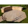 Geometria w ogrodzie – płyty kamienia ciosanego ośmiobok - zdjęcie