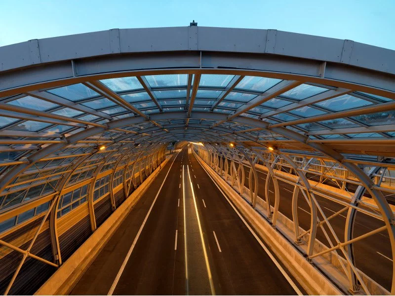 Innowacyjne dźwiękochłonne szklane tunele na Trasie AK zdjęcie