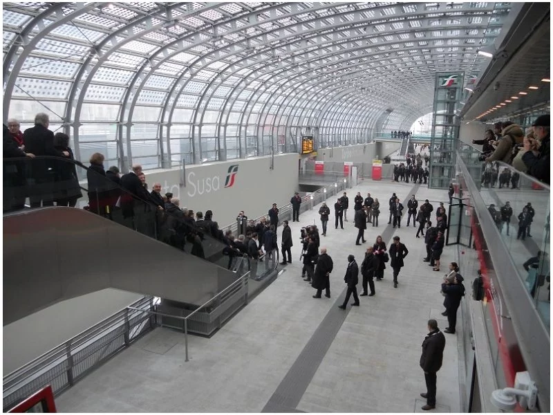 Stacja w Turynie otwarta po przebudowie zdjęcie