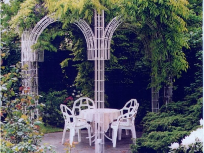 Pergola ogrodowa z paneli - zdjęcie