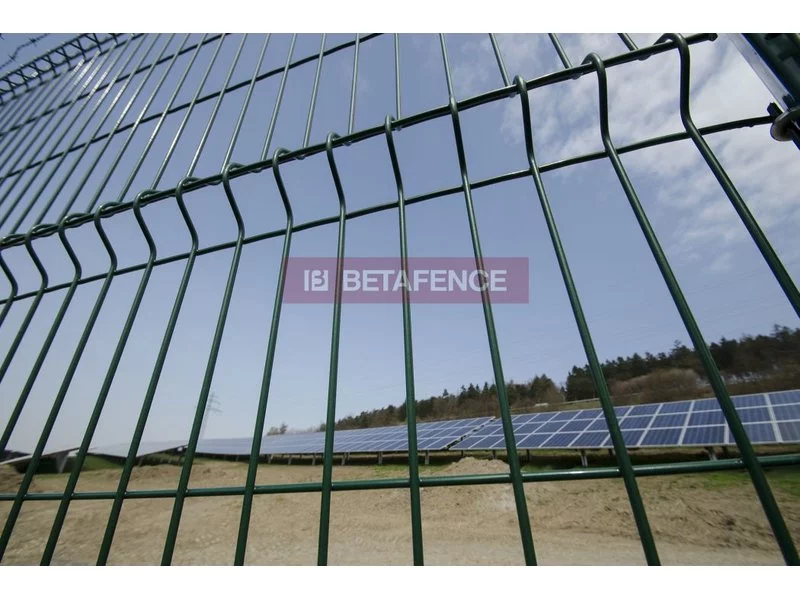Betafence ogradza niemieckie plantacje słoneczne zdjęcie