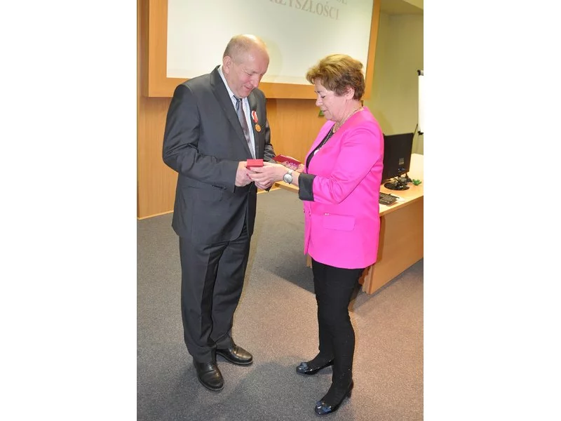 Ryszard Florek odznaczony Medalem Komisji Edukacji Narodowej zdjęcie