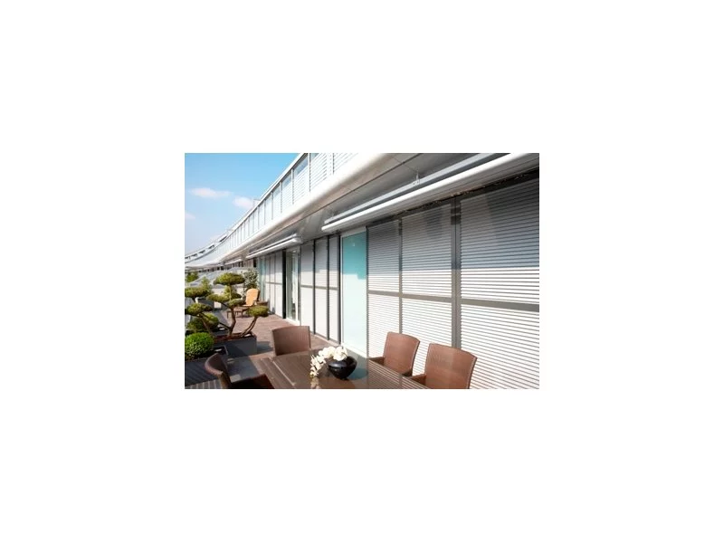 Stylowa ochrona przeciwsłoneczna &#8211; okiennice przesuwne Schüco ALB zdjęcie