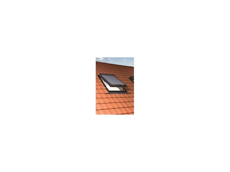 Stylowy opiekun poddasza &#8211; okno uchylno-wysokoosiowe Roto Designo-R8 zdjęcie