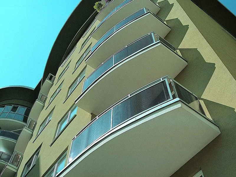Estetyczny i bezpieczny balkon - zdjęcie