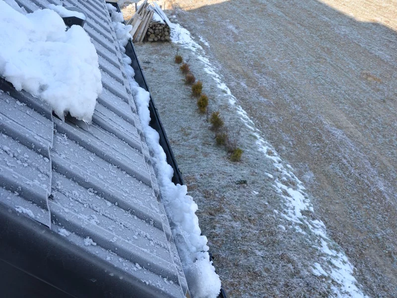 Okiem eksperta – jak przygotować dach i rynny na nadejście zimy - zdjęcie