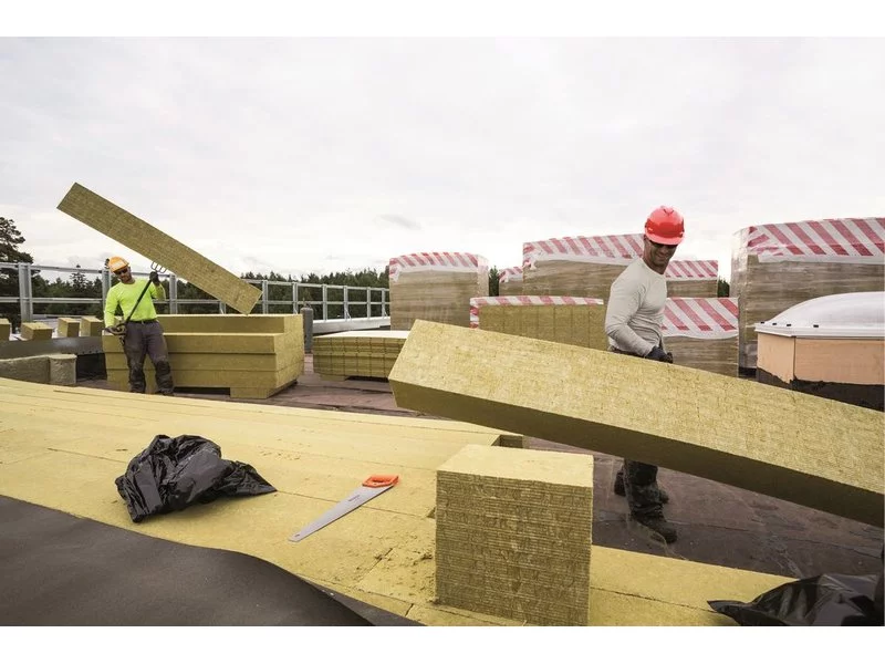 Paroc przedstawia nowy system izolacji do dachów płaskich PAROC PROOF zdjęcie