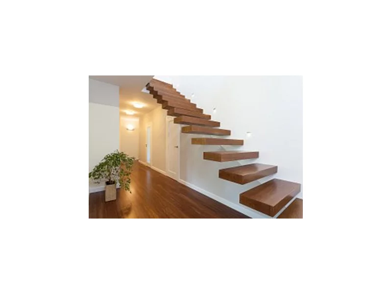 Drewniane schody i podłogi - jak dbać, by nie ścierały się za szybko? zdjęcie