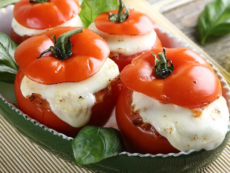 Amore pomidore! 5 sposobów na dania z pomidorami - zdjęcie