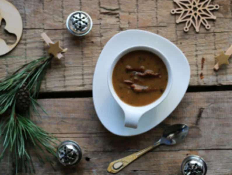 Leśna zupa grzybowa – aksamitny smak i niepowtarzalny aromat wspaniałych świąt - zdjęcie