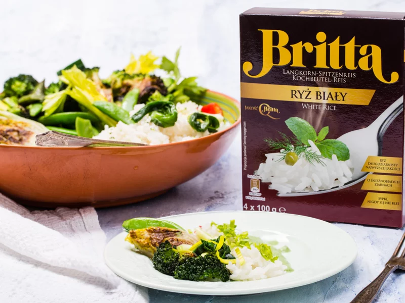 Wegańskie curry z zielonych warzyw z ryżem białym marki Britta - zdjęcie