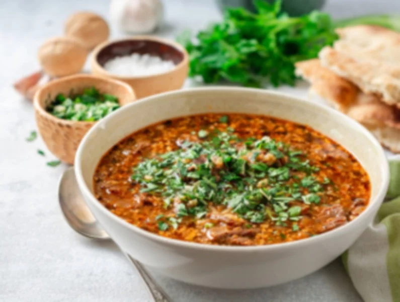 Charczo – rozgrzewająca gruzińska zupa na jesień - zdjęcie