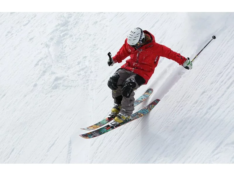 Poradnik narciarski: gdzie wybrać się na narty w Polsce oraz ile kosztuje ten sport?  zdjęcie