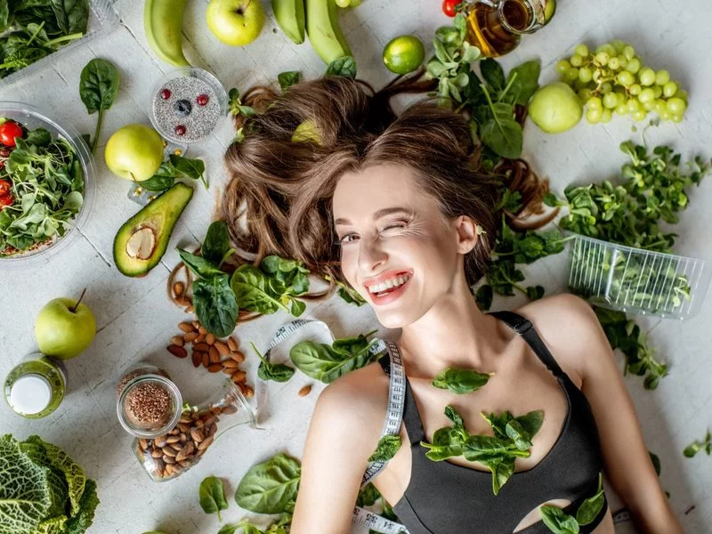 Dietetycy grzmią: łap witaminy, jedz sałaty! O co tyle szumu? Czy naprawdę warto rozkochać się w zielonych warzywach liściastych?  - zdjęcie