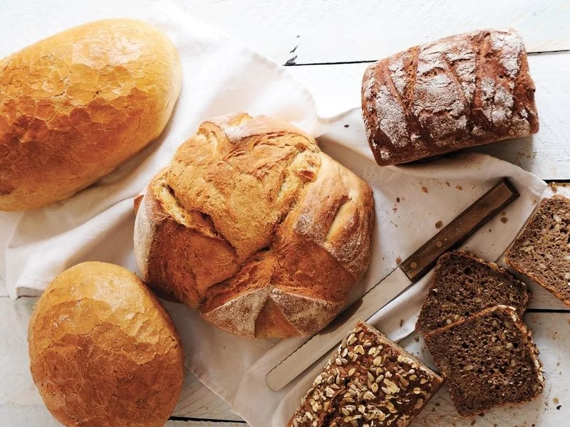 36 kilogramów chleba zjada rocznie statystyczny Polak: jak wybrać ten najzdrowszy?  - zdjęcie