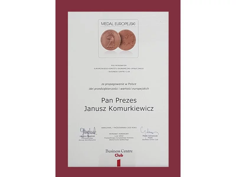 Prezes Związku Polskie Okna i Drzwi – Janusz Komurkiewicz - nagrodzony Honorowym Medalem Europejskim zdjęcie