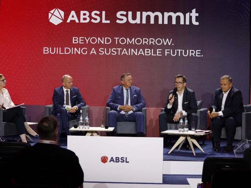 Zrównoważony rozwój miast przyspieszy pozyskiwanie inwestycji - Spotkanie prezydentów miast podczas ABSL Summit 2021 - zdjęcie