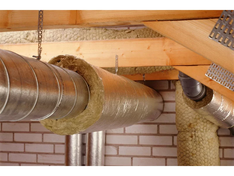 Jak zapobiegać kondensacji wilgoci w przewodach instalacyjnych? zdjęcie
