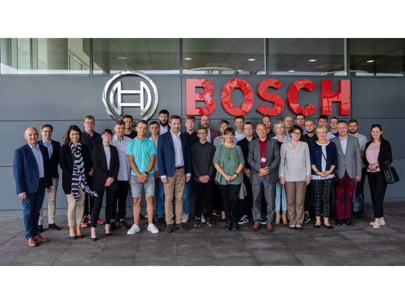 Zwycięzcy VIII edycji programu „Bosch Termotechnika Szkoli” ogłoszeni podczas uroczystej gali finałowej w siedzibie Bosch zdjęcie