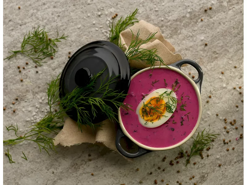 Doskonały na upały – przepis na chłodnik litewski z jajkiem zdjęcie