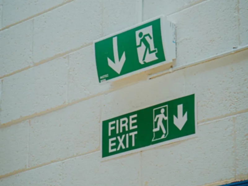 Ekspert radzi: jak często dokonywać przeglądu drzwi przeciwpożarowych? - zdjęcie