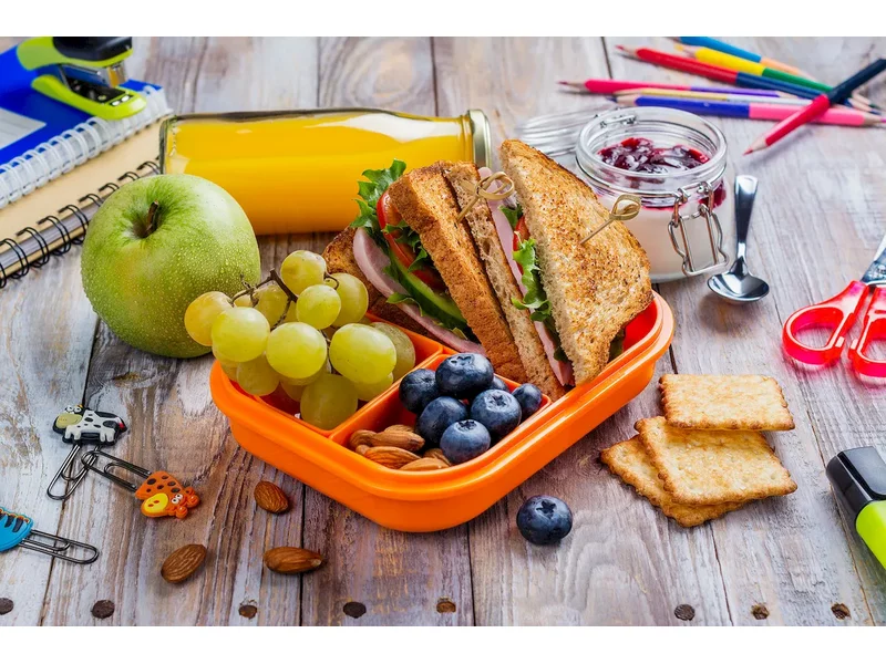 Lunchbox na piątkę,   czyli jak skomponować dziecku posiłek do szkoły zdjęcie
